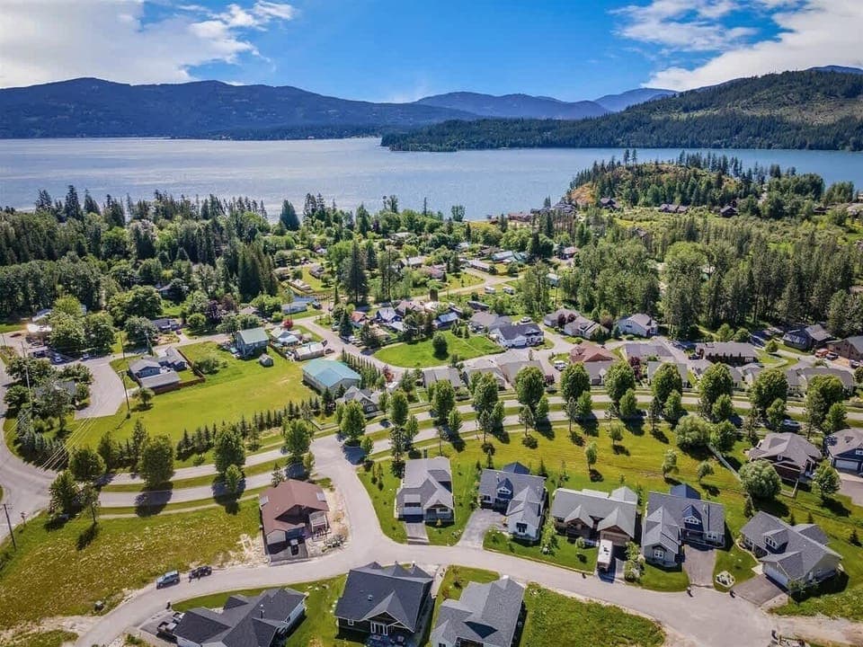 Explore 9 miles of paved walking/biking trails within Dover Bay