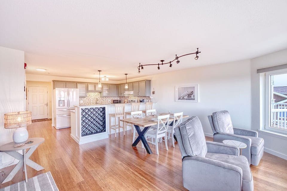 Open floor plan with lots of light