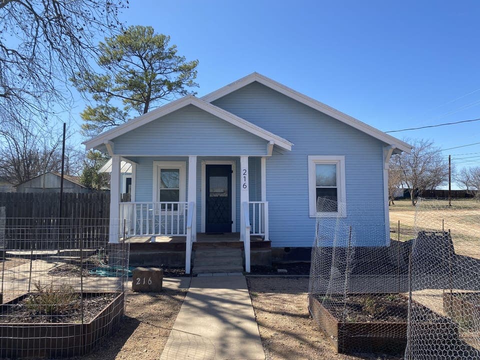 Property entrance at street