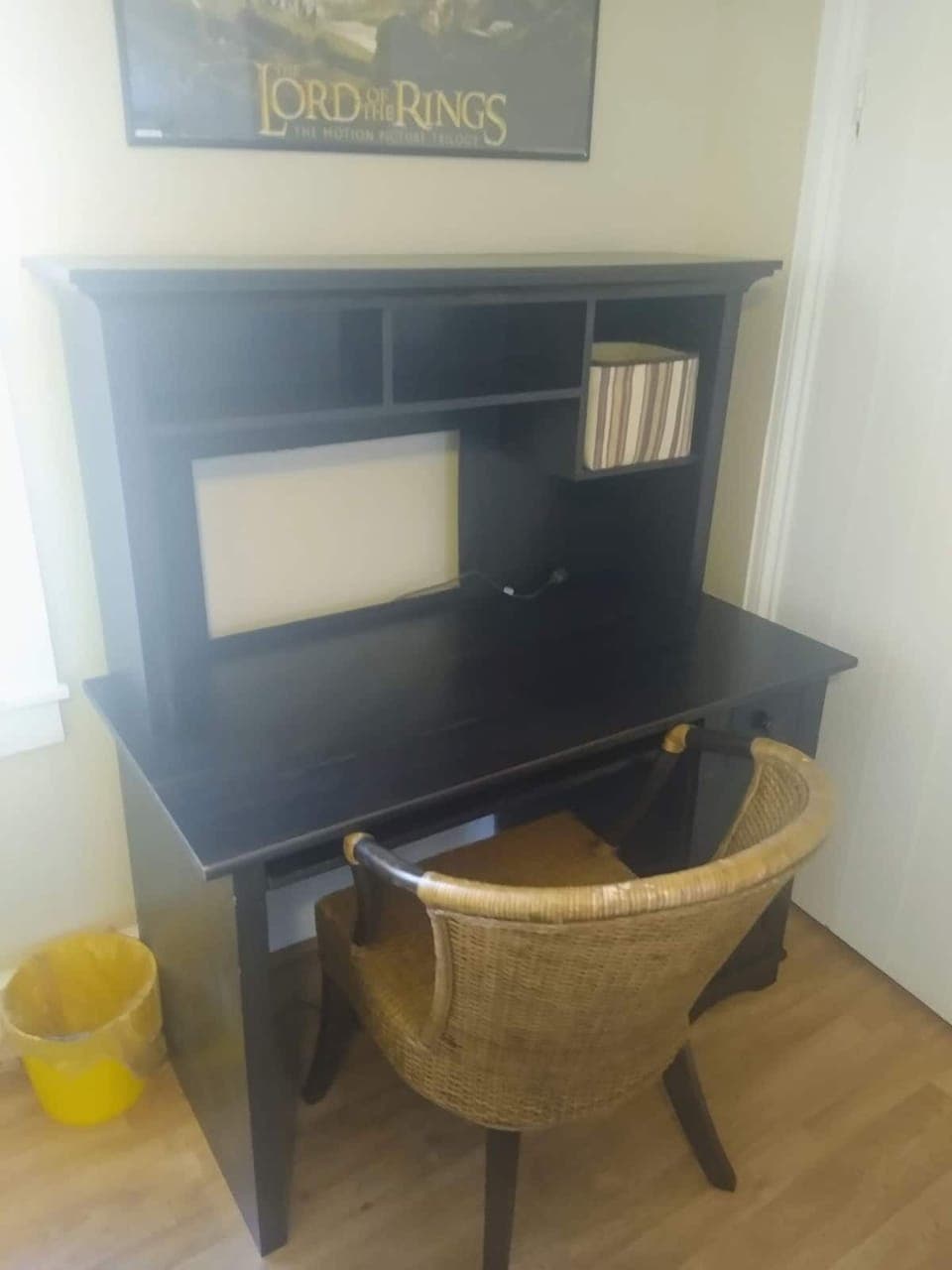 Laptop Workstation with free high-speed Wi-fi 