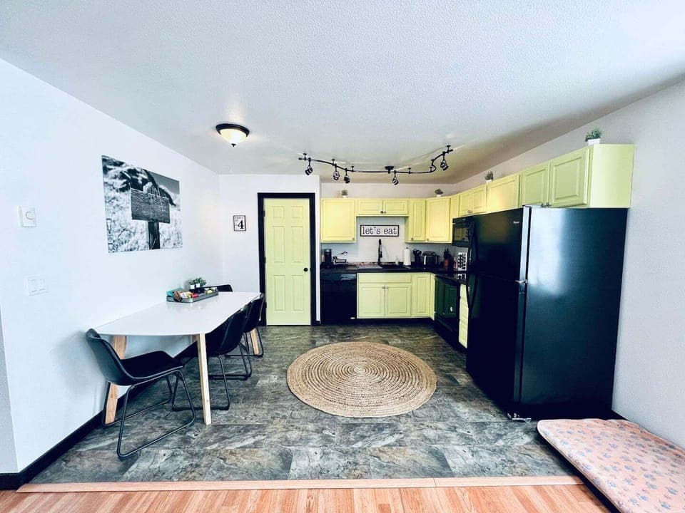 All the kitchen appliances are in good working order.