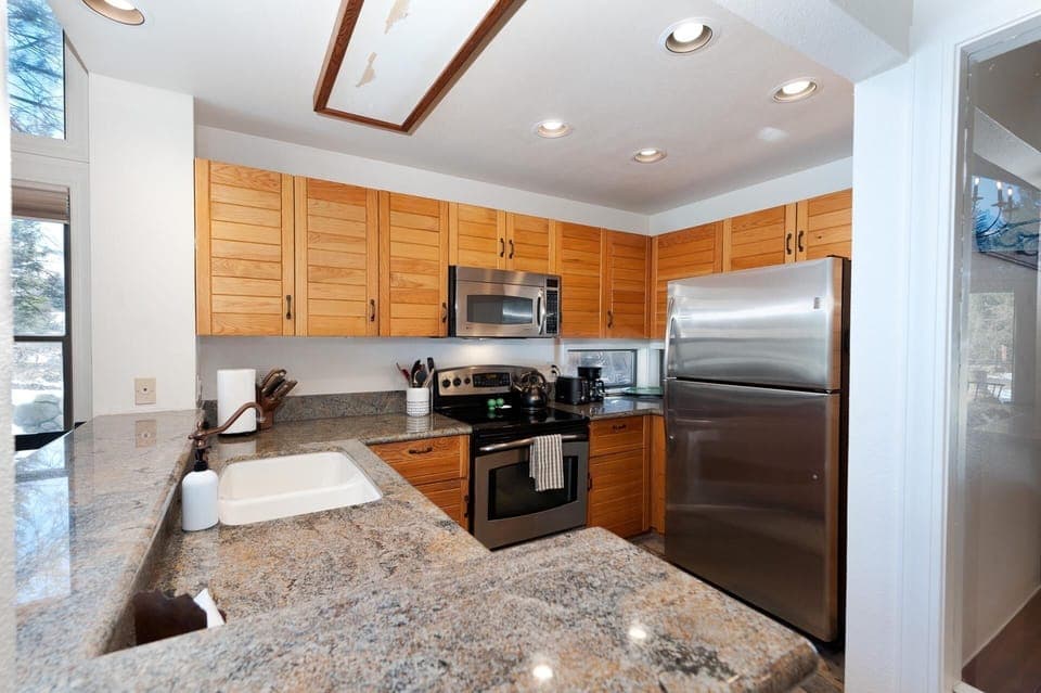 Full Kitchen
