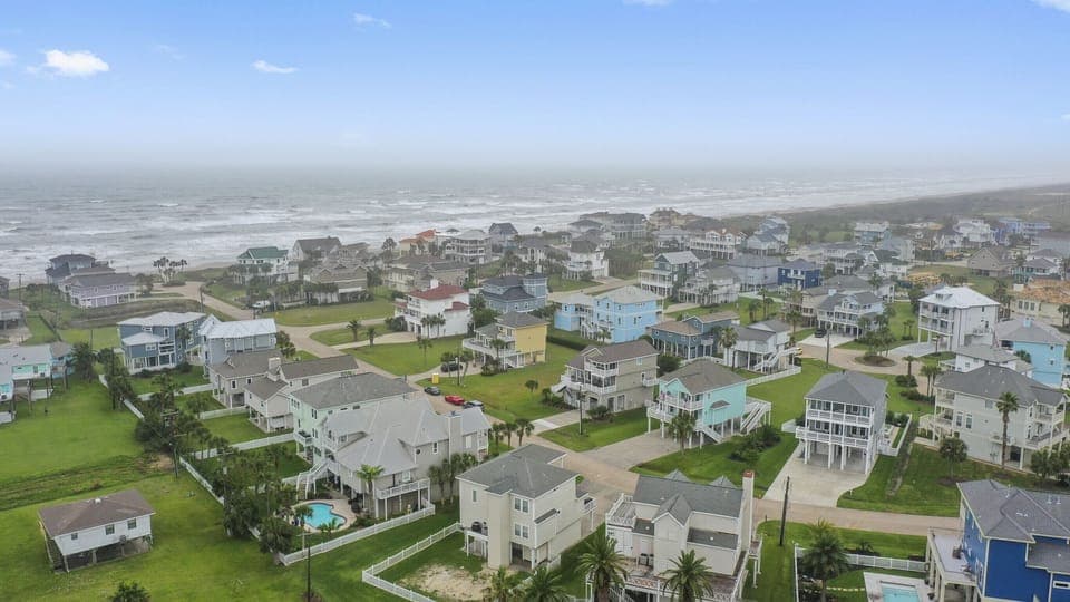 Small, quite, family friendly neighborhood.