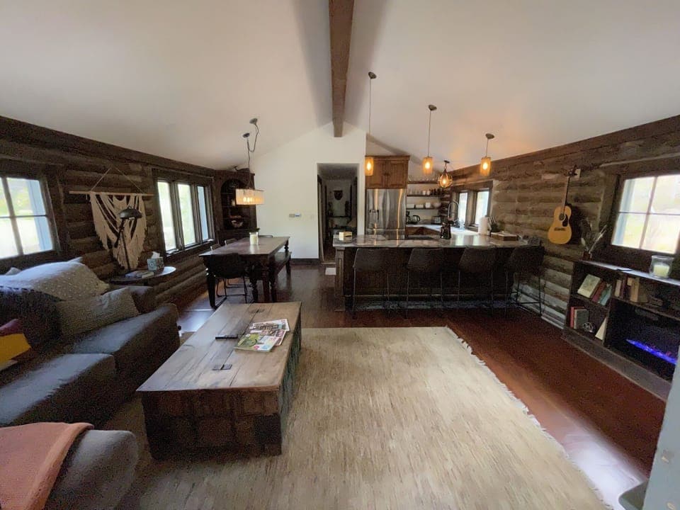 SH20-2Living Room