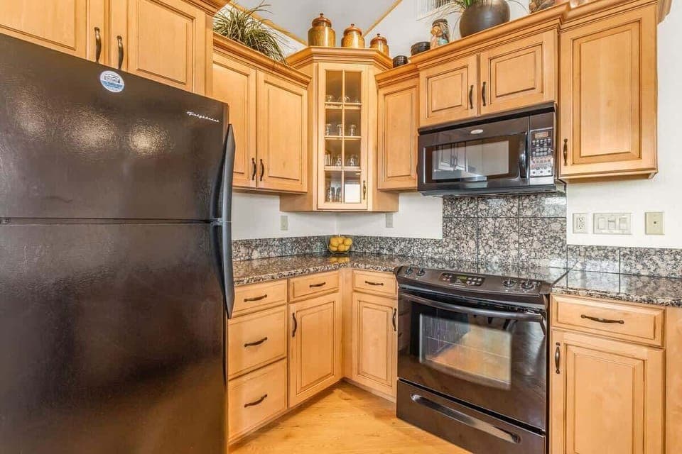 Full kitchen