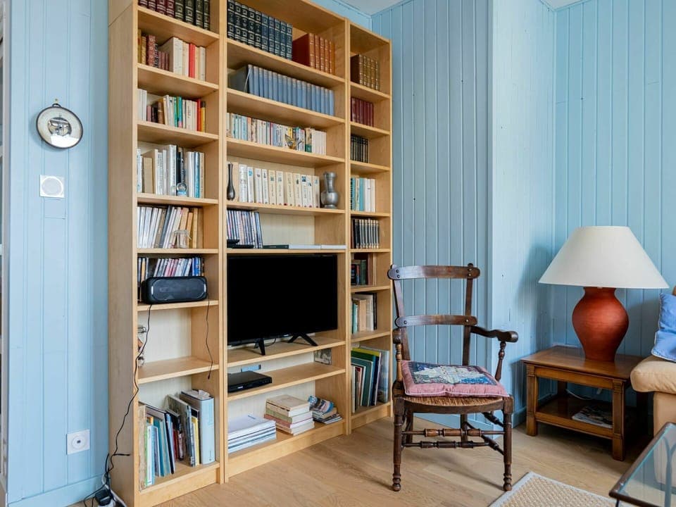 Furniture, Property, Bookcase, Shelf, Wood, Shelving, Interior Design, Building, Lamp, Living Room