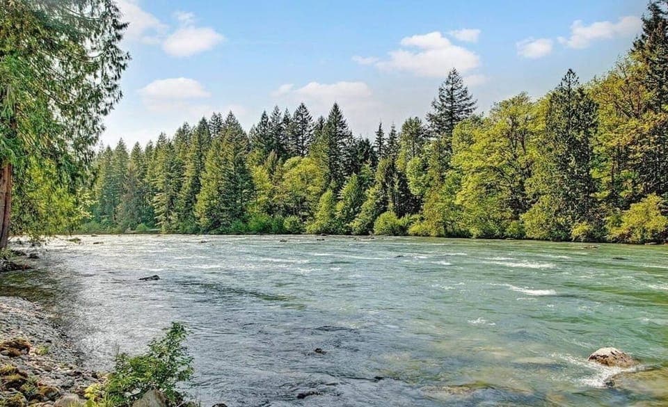 South fork of the Snoqualmi river bend