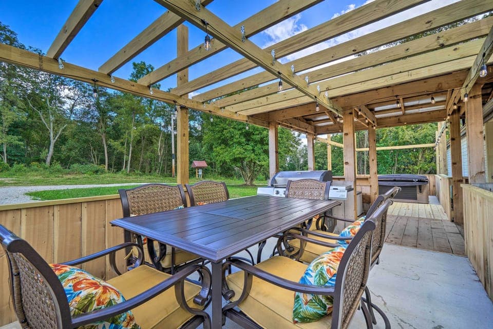 Somerset Vacation Rental | 3BR | 2BA | 1 Step Required for Entry | 1,200 Sq Ft