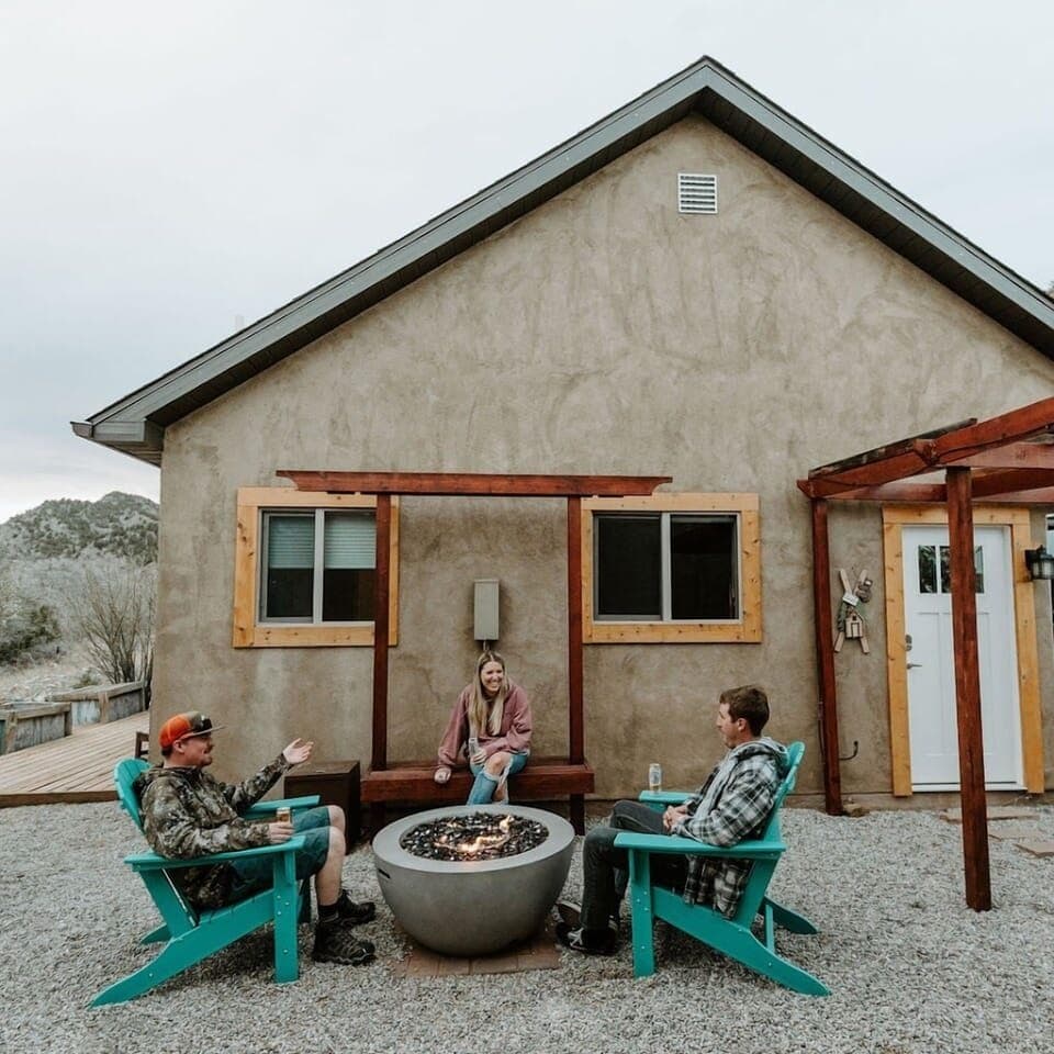 Courtyard between the house and the cottage - Memories are made here