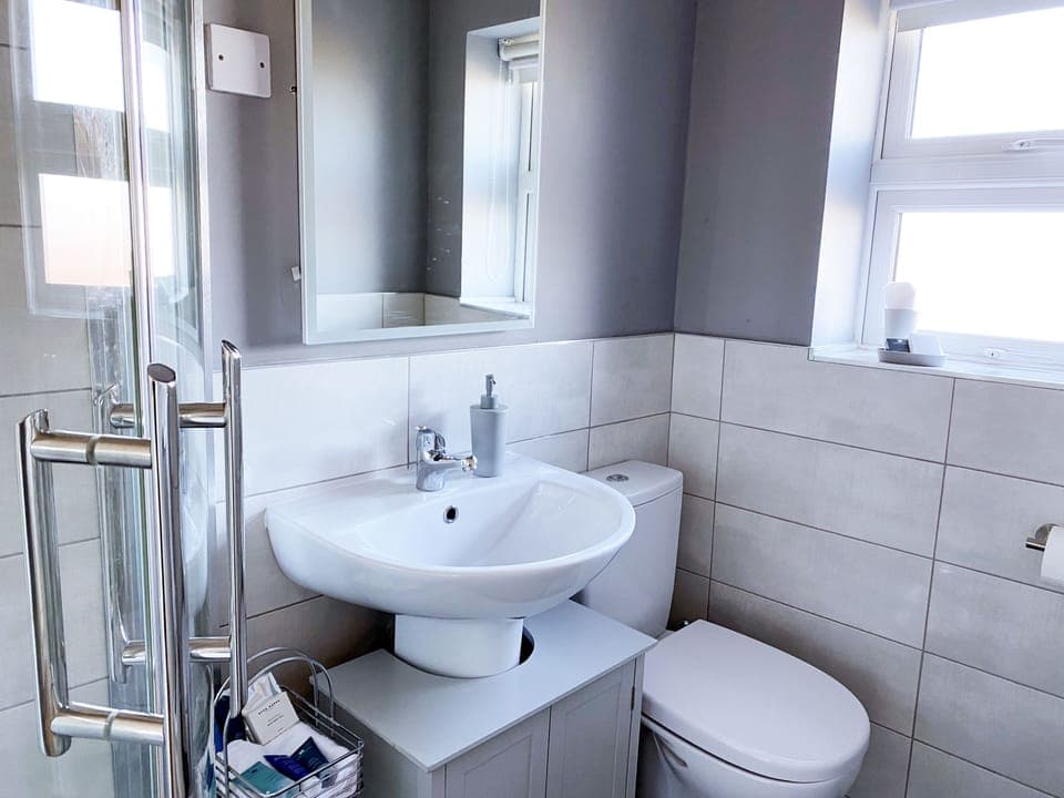 Gracehill Lodge bathroom