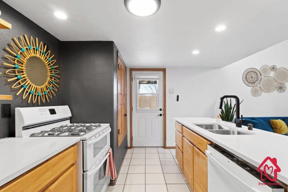 Fully Stocked Kitchen