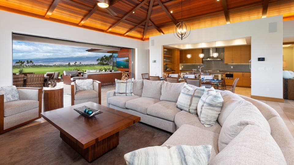 Pocket doors blend indoor and outdoor living with amazing views