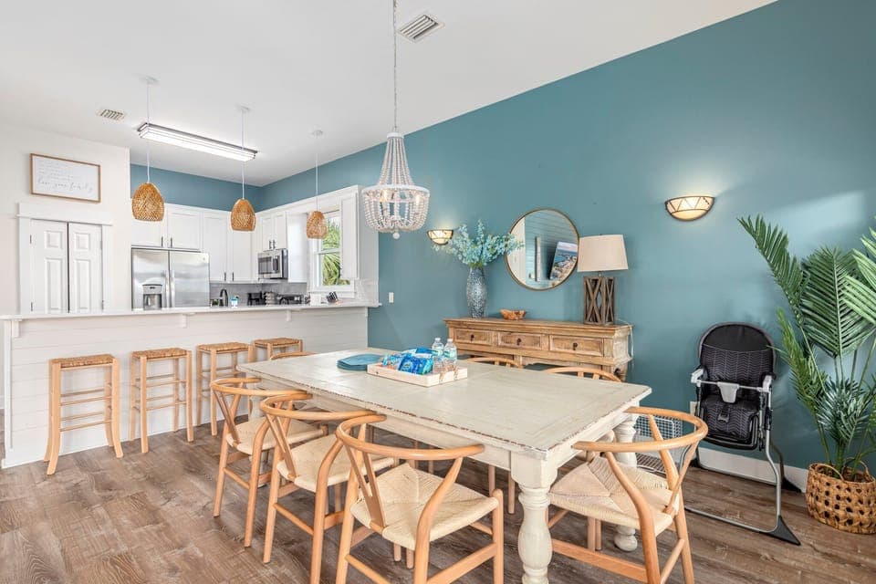 Perfect beach dining table and chairs for the whole group!