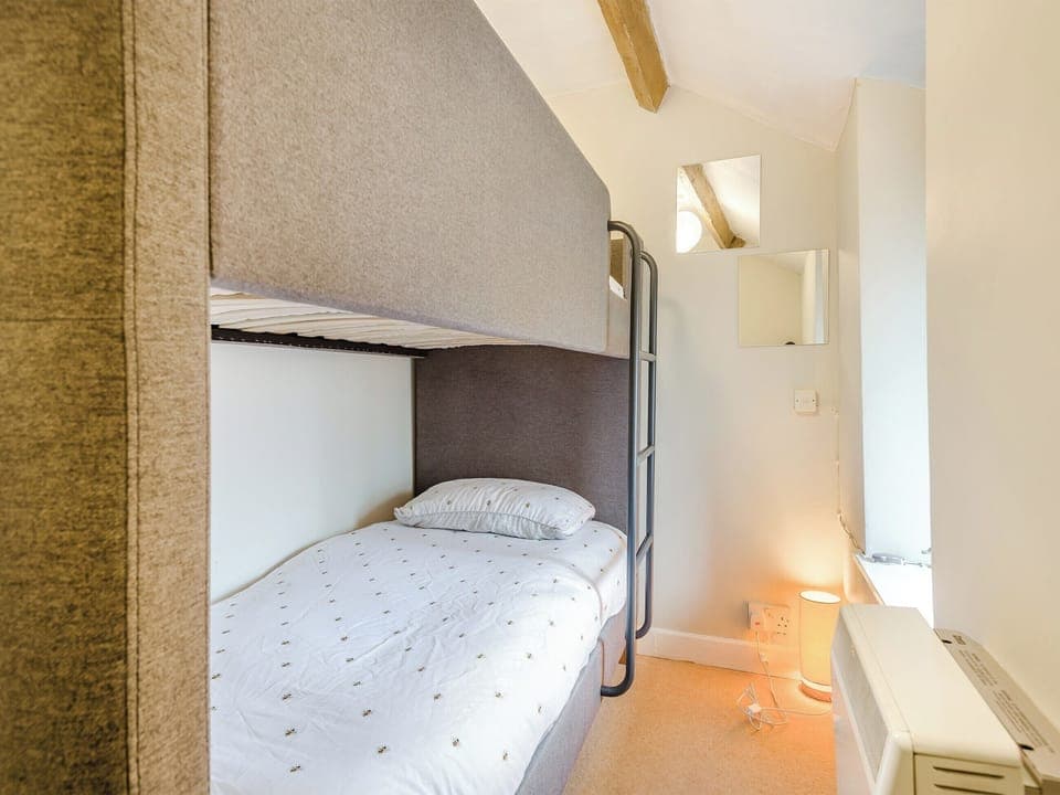 Bunk bedroom | Yew Tree Cottage, Defynnog
