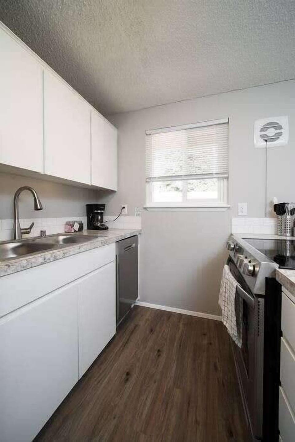 #StayinMyDistrict #bookdirect #StayInMyDistrictVancouver #StayInMyDisctricy Vancouver Near Clark College