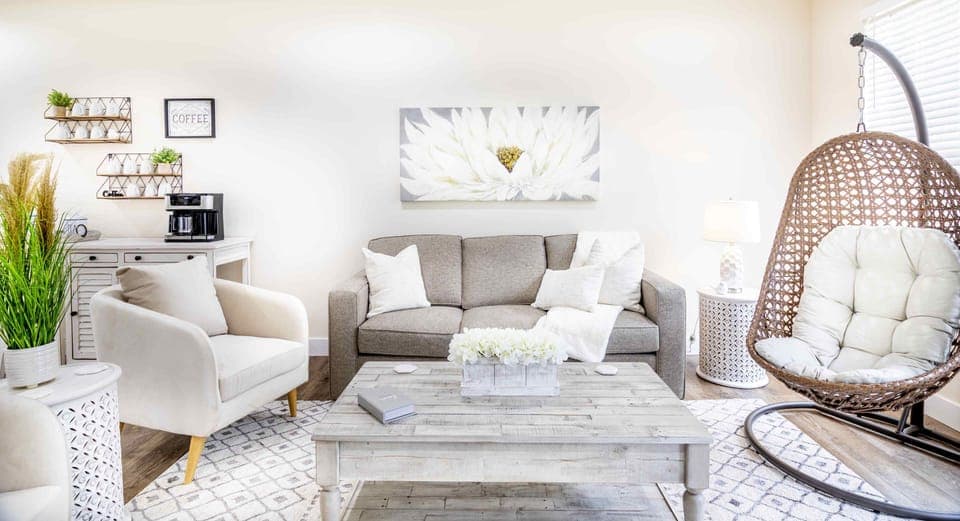 Spacious living room with a queen sleeper Sofa.