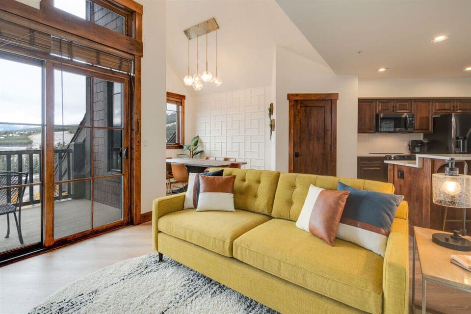 Custom Design & Decor