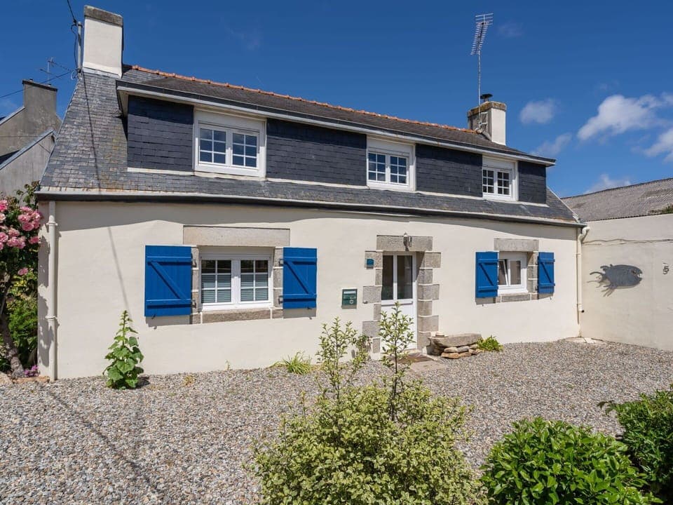 Sky, Table, Furniture, Daytime, Property, Plant, Mountain, Azure, Chair, Nature