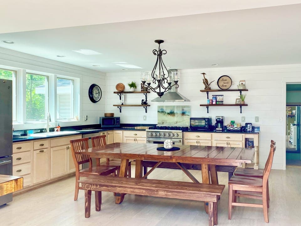 Kitchen with Space for up to 16 to Dine