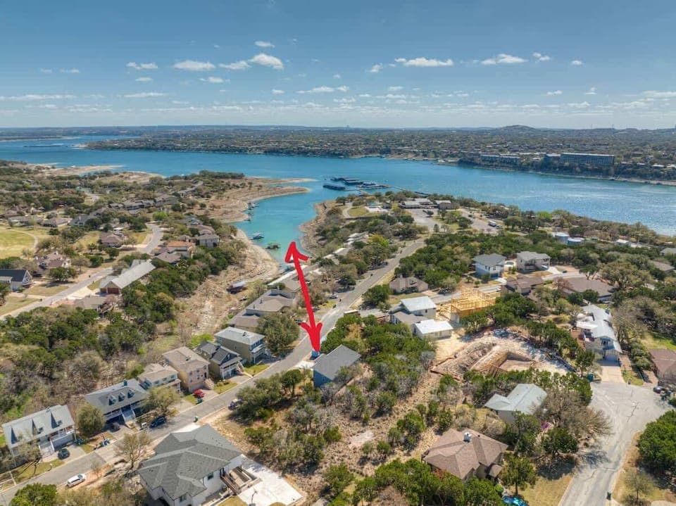 Short Distance to Lake