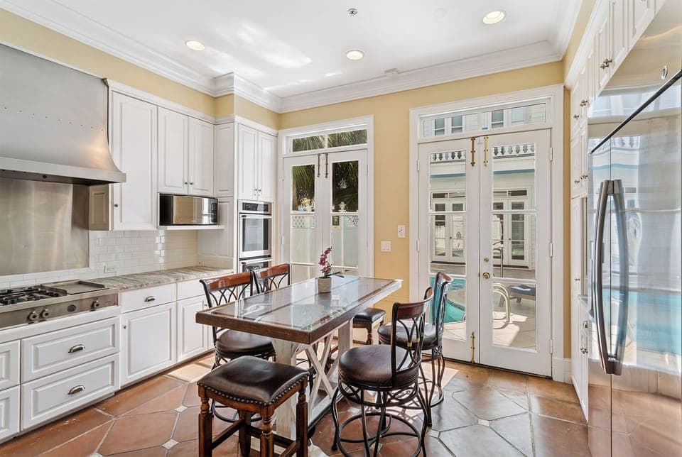 22-Bare-Feet-Retreat-Kitchen-Alt