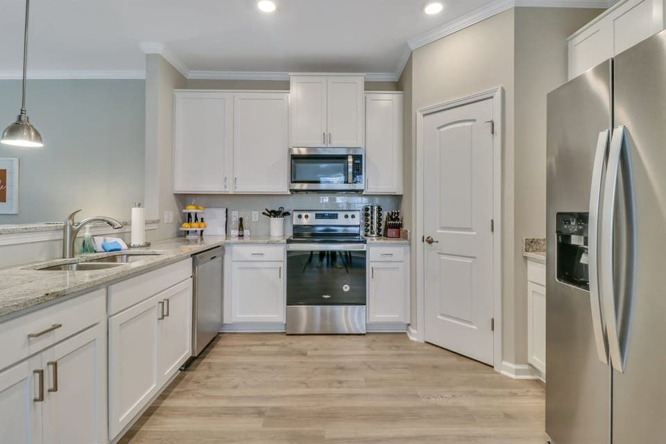 Fully stocked gourmet kitchen