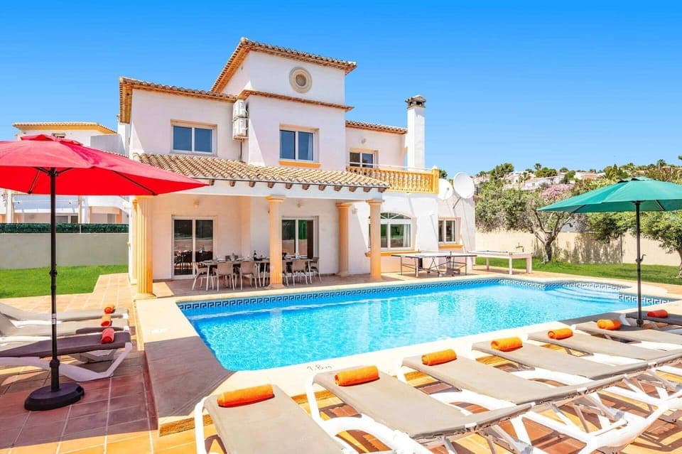 Villa Carolina Blanca image