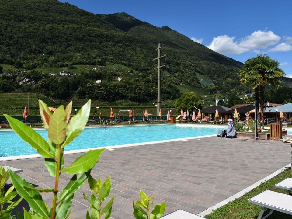 Cloud, Water, Sky, Property, Plant, Swimming Pool, Building, Window, Azure, Blue