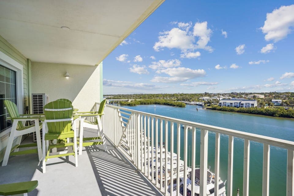 Private Balcony with Awesome Views