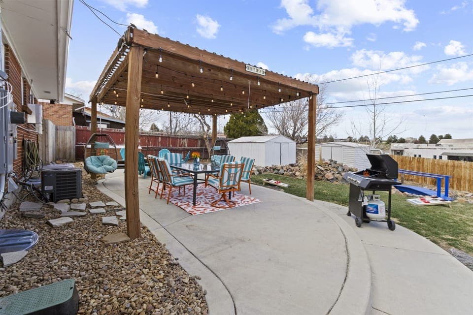 Garden Oasis: Backyard Bliss with Patio Gazebo! 🌳🏡🌟