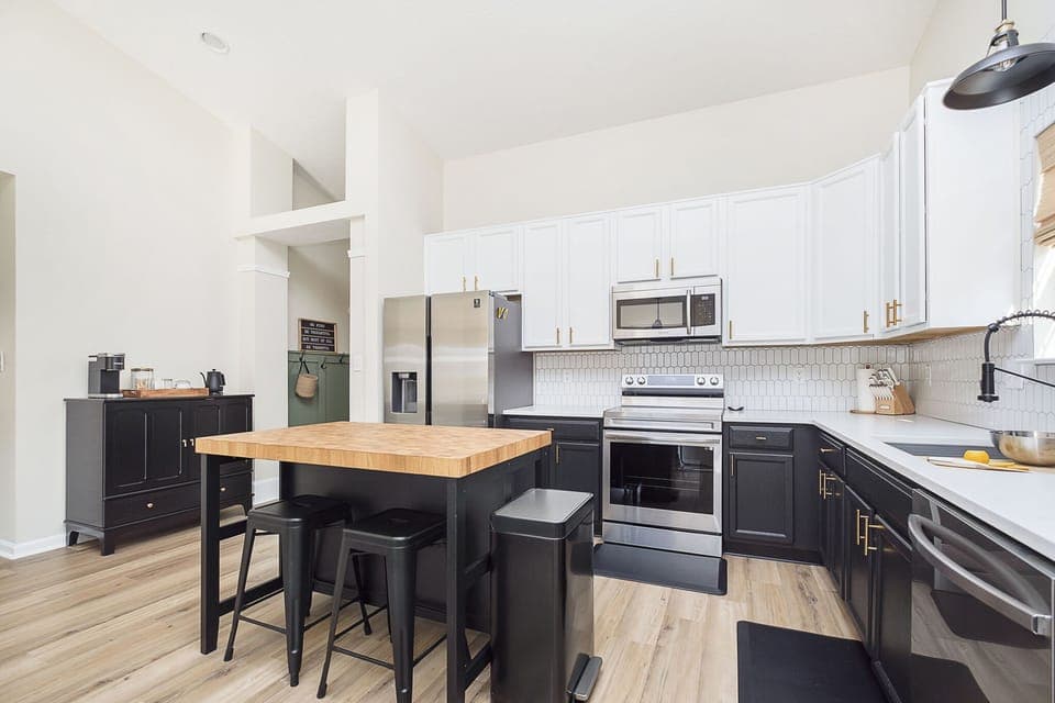 Gourmet Kitchen with brand new appliances