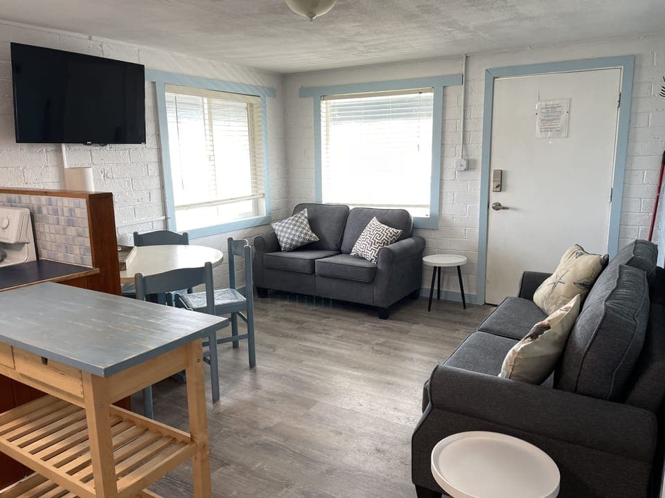 Large great room with 42" Smart TV.