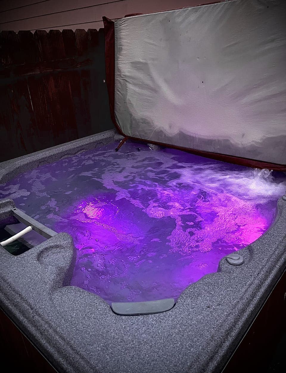 Indoor spa tub