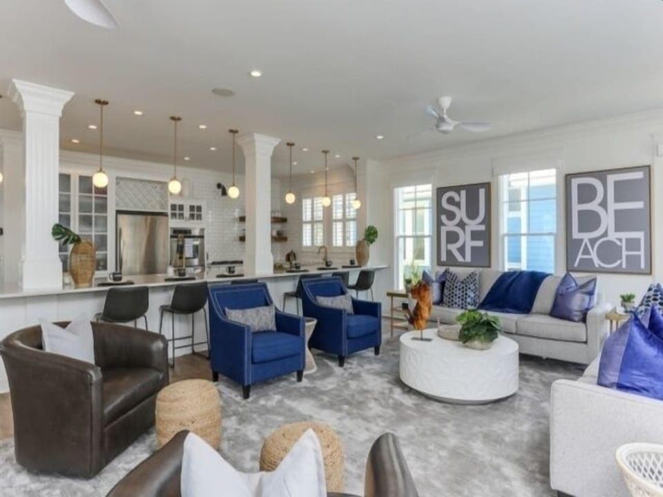 Chair, Furniture, Indoors, Table, Rug