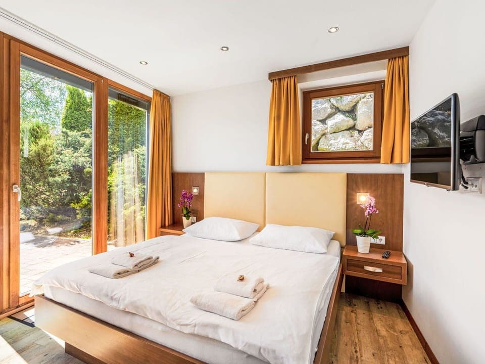 Furniture, Azure, Comfort, Wood, Textile, Interior Design, Architecture, Floor, Building