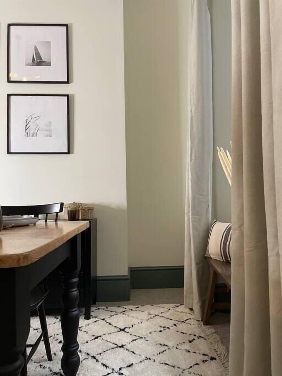 Dining area - A modern and spacious dining area to enjoy with family and friends, the perfect space to entertain in the evenings.