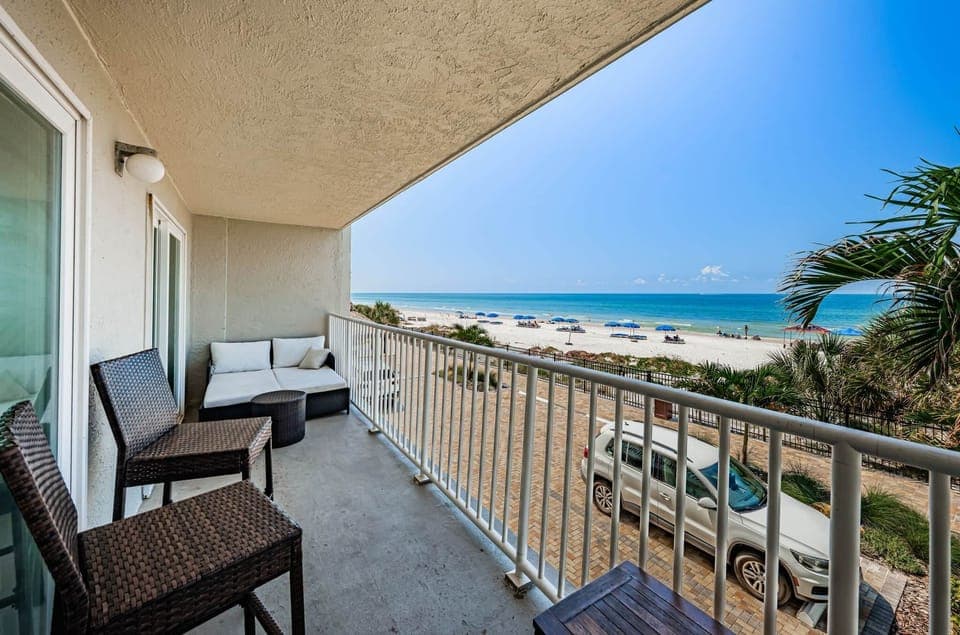 9-web-or-mls-Balcony 1