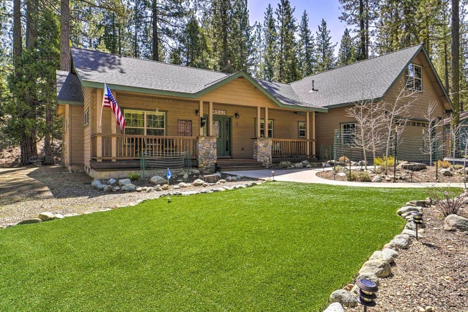 Graeagle Vacation Rental | 4BR | 2BA | 2,040 Sq Ft | 4 Steps to Enter