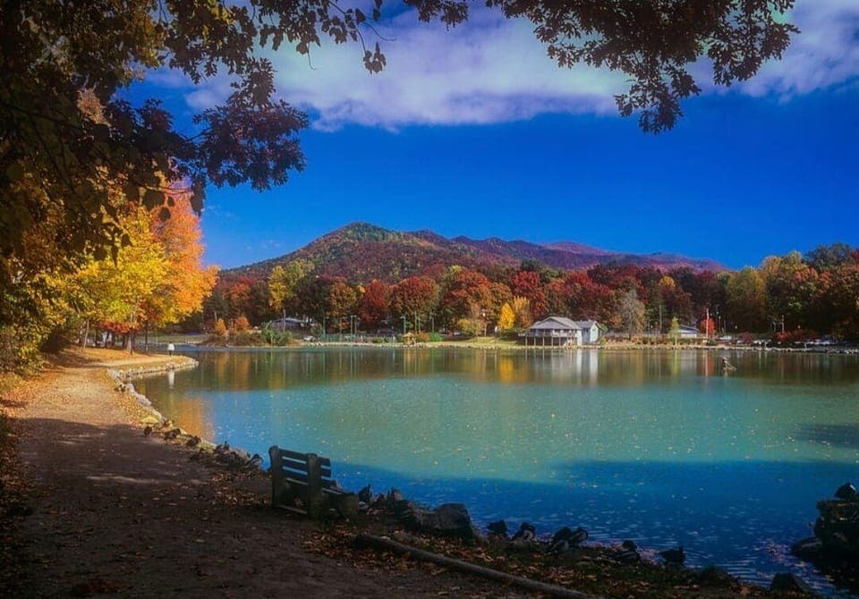 Lake Tomahawk 5 min from rental -walking distance 