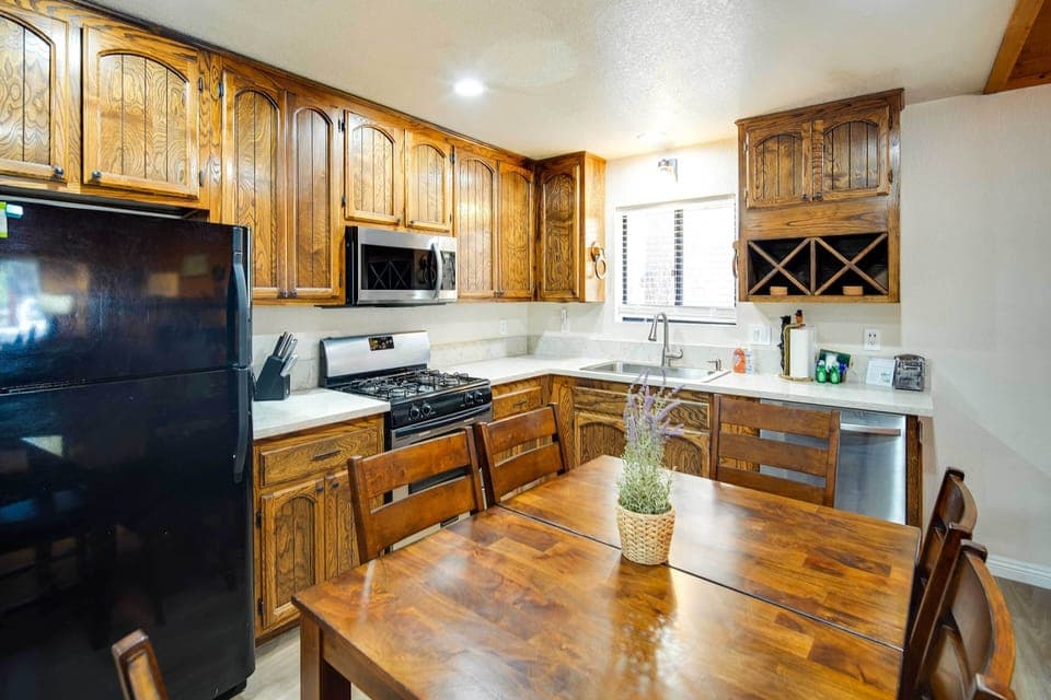 Kitchen | Fully Equipped | Cooking Basics | Garbage Disposal