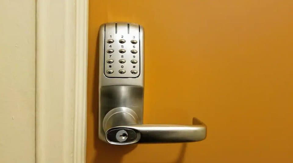 Self check-in/out with keyless entry. No keys to lose!