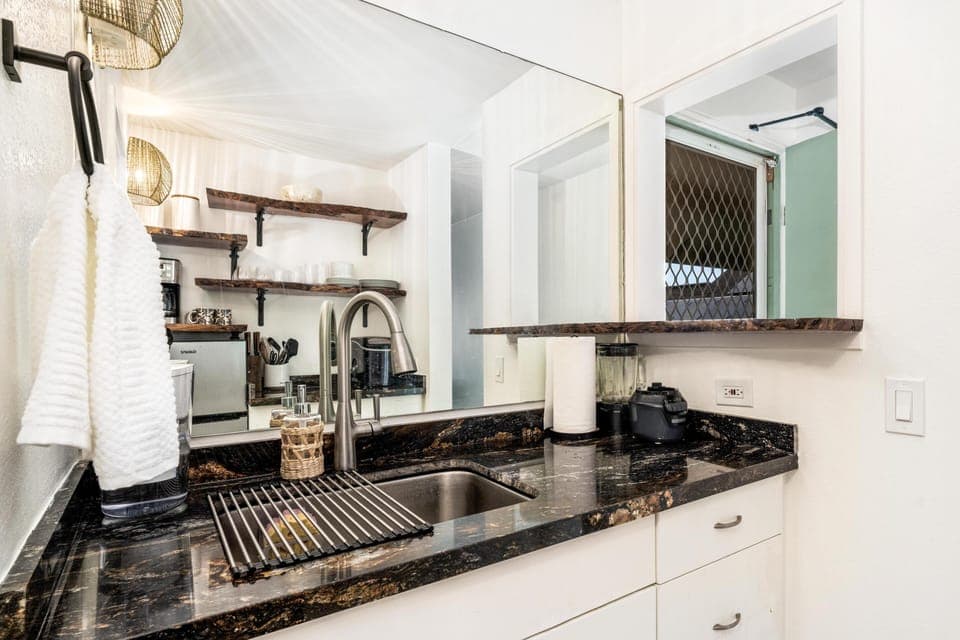 Air Fryer~ Blender~ Coffee maker~ Ice machine