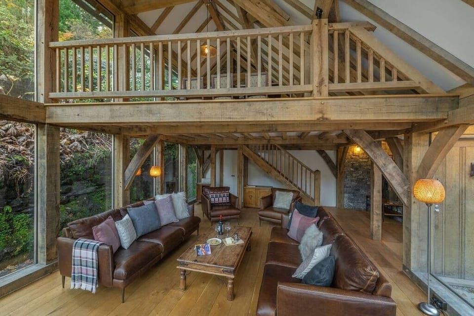 Sitting room and gallery