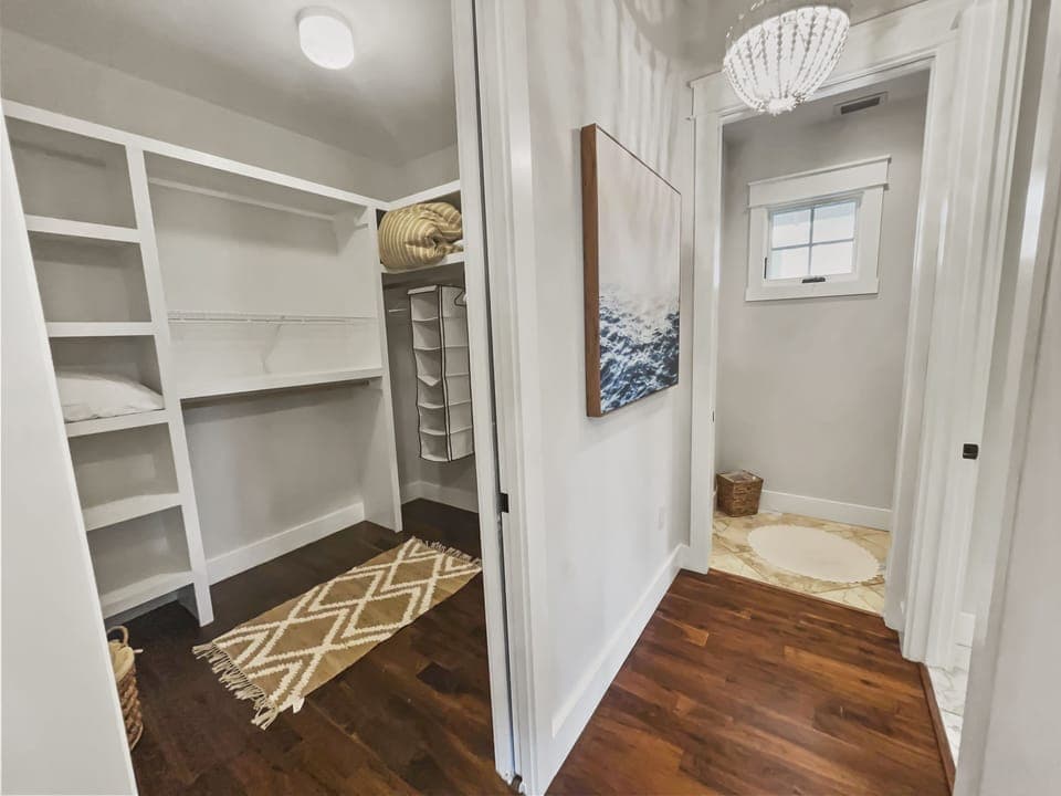 2nd Floor | King Master Ensuite Closet