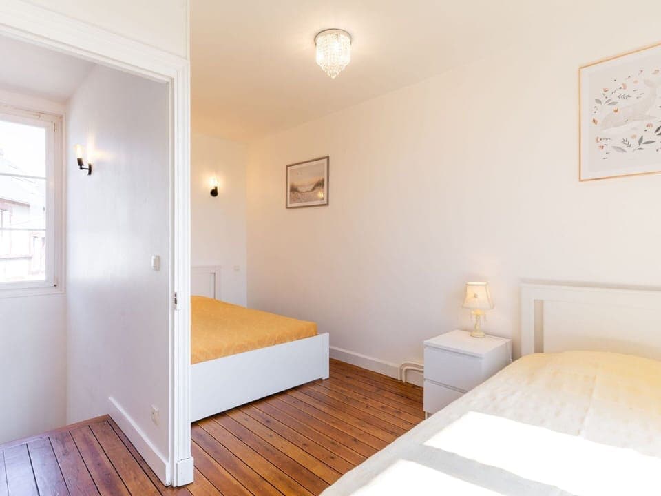 Sky, Plant, Building, Daytime, Property, Tree, Urban Design, Neighbourhood, Residential Area, Woody Plant