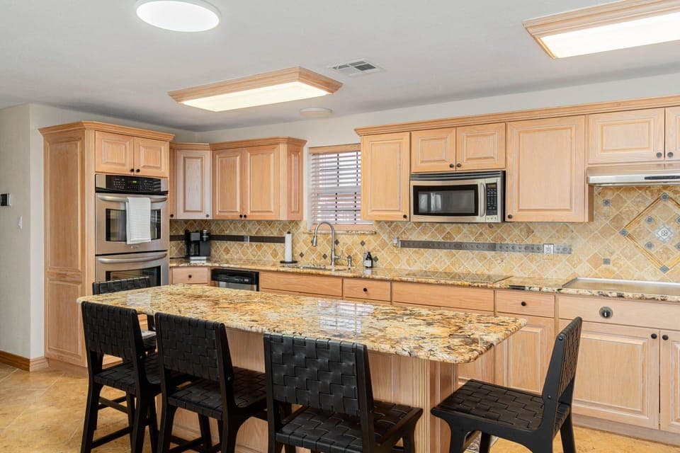 2 ovens, griddle cooktop, microwave