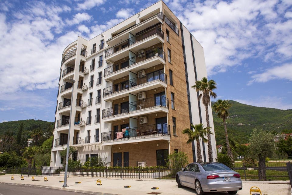 You will find easily our brand new building!