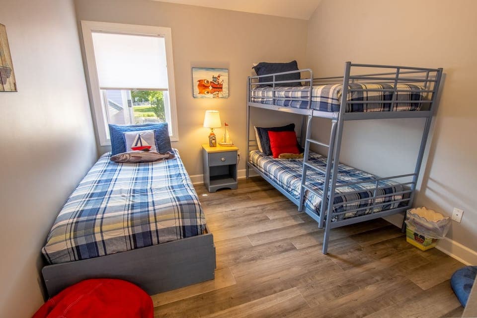 Second Level | Bedroom 5 | Twin Bunk | Twin Bed
