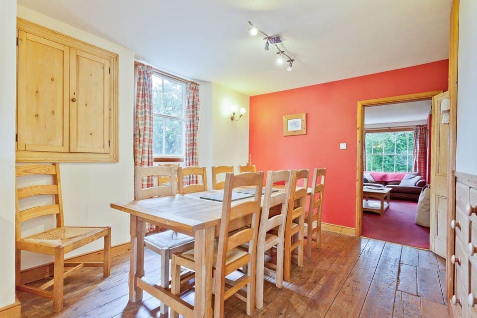 1 Dixon Ground dining room