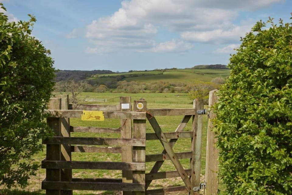 Meadow View, Newquay. Public footpath entry